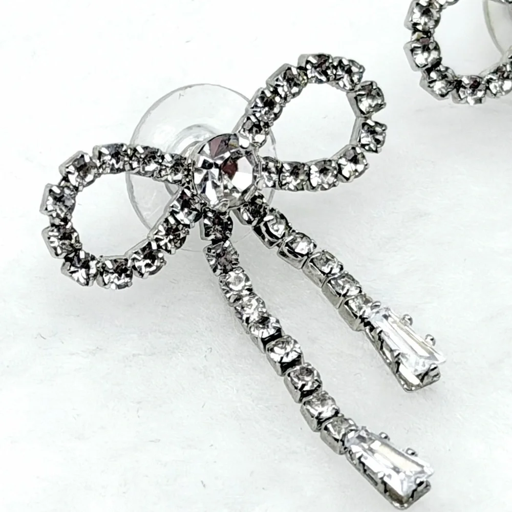 NWT Coach Crystal Pavé Bow Fringe Earrings – Clear Rhinestone Studs MSRP $118 - Picture 6 of 9